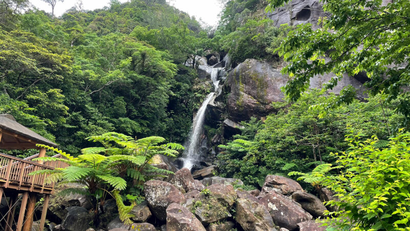 沖縄県指定 名勝 轟の滝